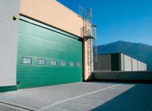 puerta-automatica-seccional-industrial-modelo-secura-verde